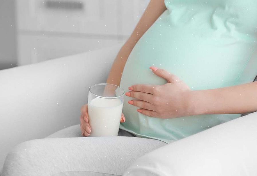 נספר לכם מדוע נשים בהריון צריכות לשתות חלב