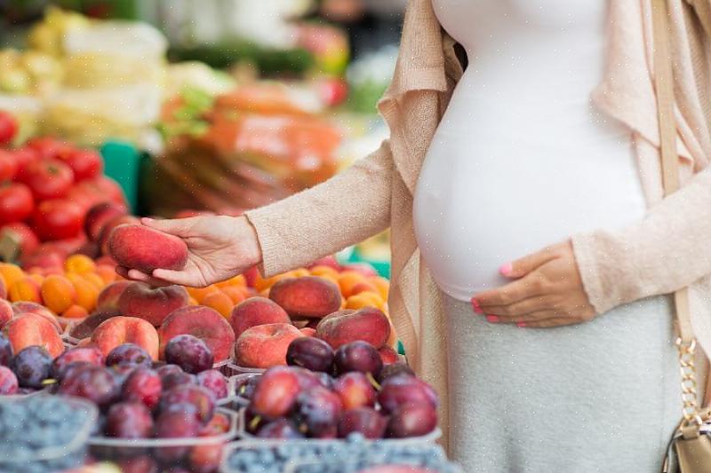 אנו מציעים מבט על סוגי הפירות המומלצים לנשים בהריון כחטיף בריא