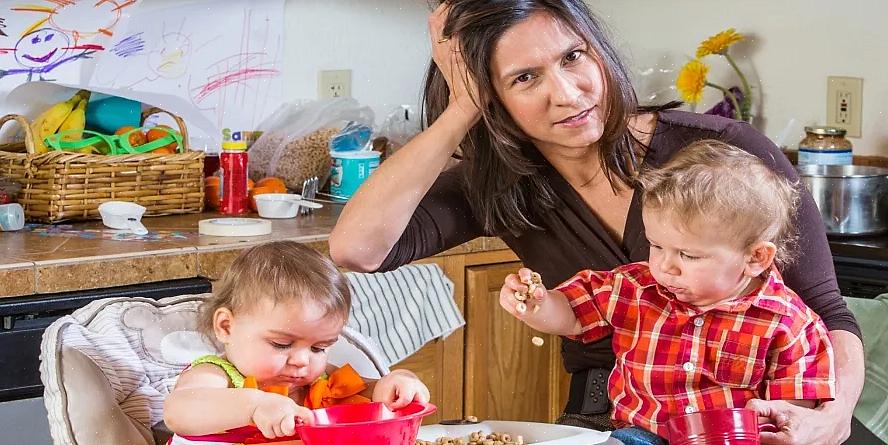 איזון בין אחריות לגבי עבודה וחיי משפחה יכול להוביל נשים רבות לחוות תסכול במהלך האימהות
