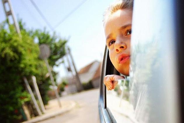 כיצד להימנע מתאונות דרכים עם ילדים במכוניות
