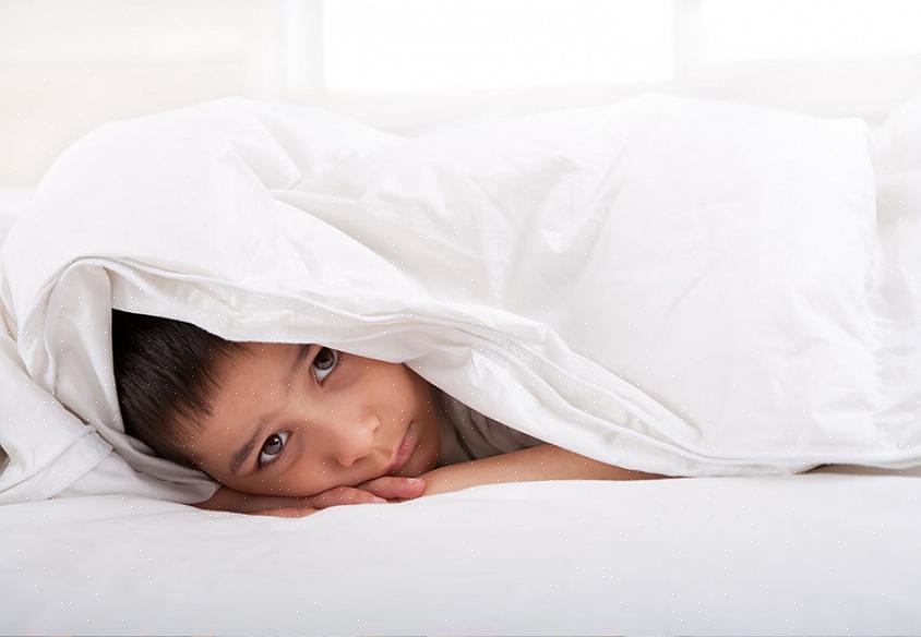 מומחים הצביעו על כמה סיבות מדוע ילדים גדולים יותר עשויים להרטיב את המיטה