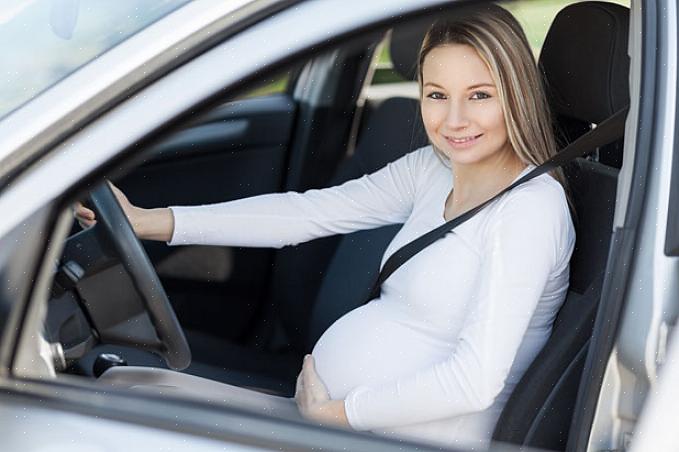 לנשים רבות יש ספקות לגבי נהיגה במהלך ההריון