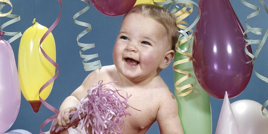 נקל על החרדה שלך על ידי שיתוף 7 סקרנות לגבי שפת גוף אצל תינוקות כדי שתוכל להבין את הקטן שלך קצת יותר