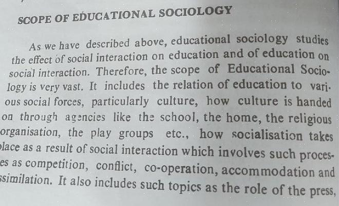 סוציולוגיה של החינוך היא ענף בסוציולוגיה העוסק בחקר הקשר בין חינוך לחברה